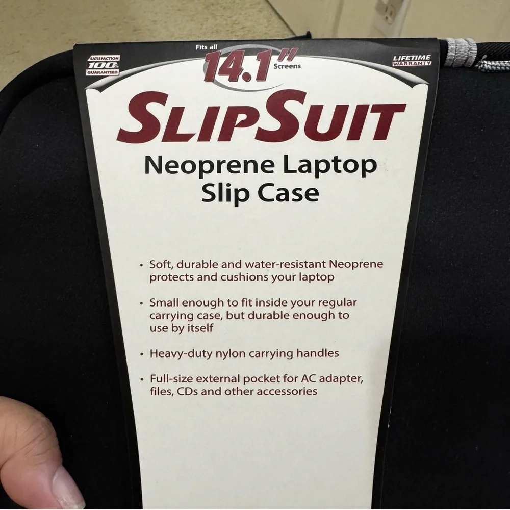 NWT Mobile Edge Black Neoprene Laptop Sleeve With Handles Fits 14.1
